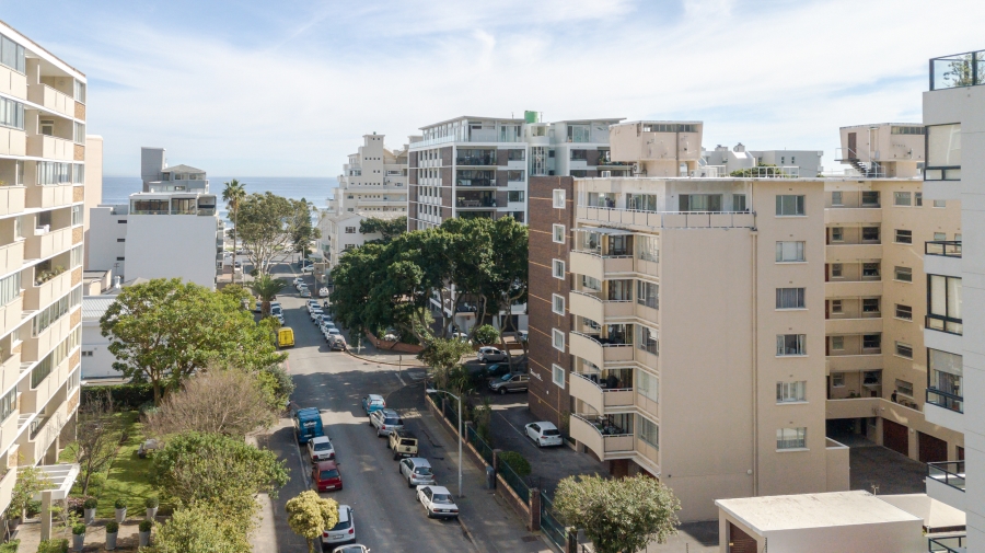 3 Bedroom Property for Sale in Sea Point Western Cape